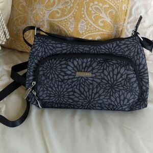 Baggallini Pewter and Black Crossbody Fabric Handbag